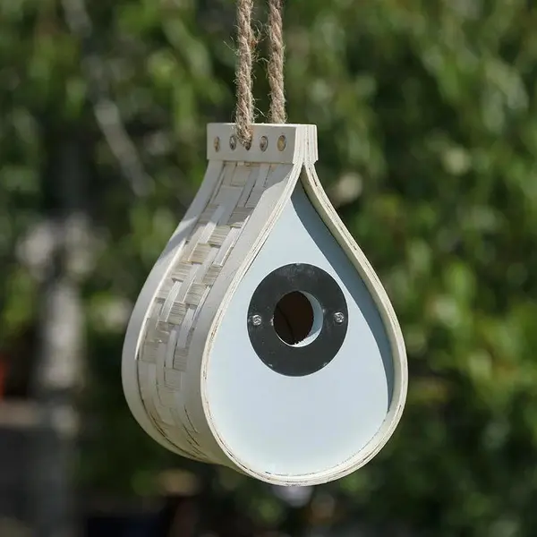 Meadow Dew Bird House – Ein Elegantes und Funktionales Vogelhaus für Ihren Garten